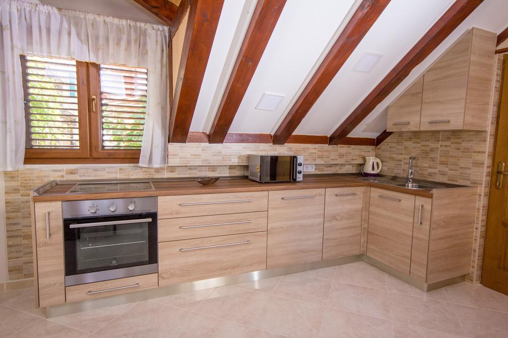Apartment Niko Kastel Stari Kaštela Стая снимка